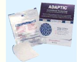 MEDICAZIONE NON ADERENTE STERILE APTIC MISURA 7,6X7,6CM 10 PEZZI 2012ZI - dottorbianchi.it