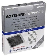 MEDICAZIONE IN CARBONE ATTIVO CON ARGENTO ACTISORB SILVER 10,5X10,5 CM 3 PEZZI - dottorbianchi.it