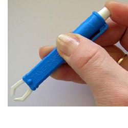 PINZETTA TOGLI ZECCHE IN PLASTICA BLISTER SINGOLO - dottorbianchi.it