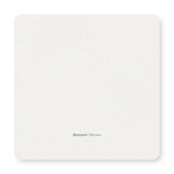 MEDICAZIONE BIATAIN IN SCHIUMA DI POLIURETANO ASSORBENTE SENZA BORDO IN SILICONE 10X10 CM 10 PEZZI - dottorbianchi.it